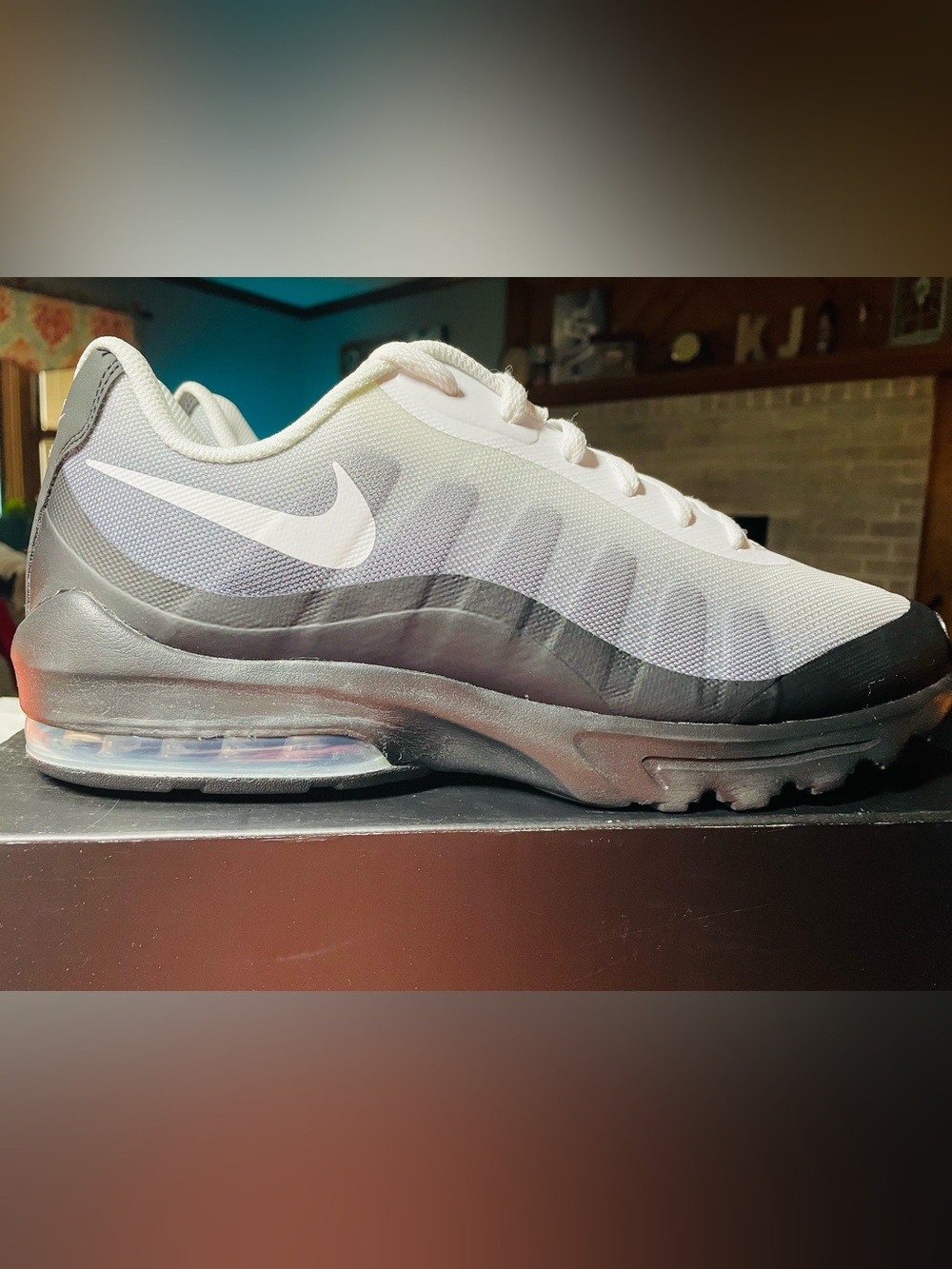 Nike Men's Air Max Invigor Shoes White/Black 14M